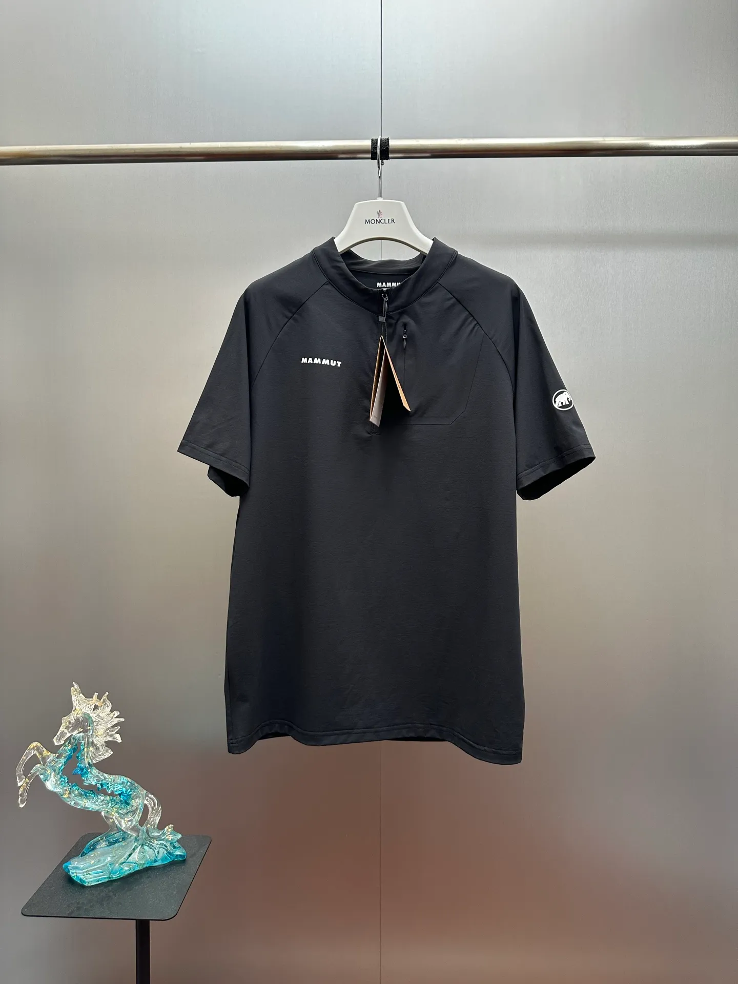 MAMMUT/ New Arrival T ， 。 Breathable ， ， ， 、 、 。 ， 。 MAMMUT ， ， ， 。 ， ， ！ ：Black，White size：L-3XL